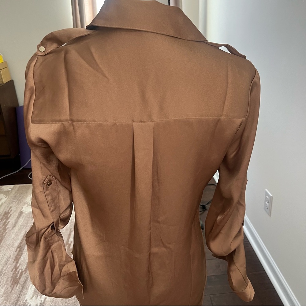 Express beige button down NWOT size xs - Picture 4 of 5
